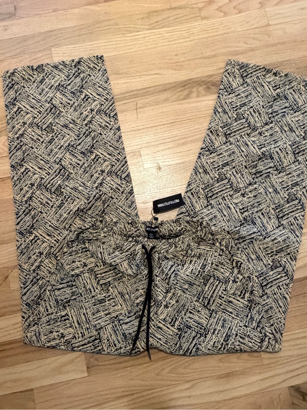 PrettyLittleThing Patterned Drawstring Pants